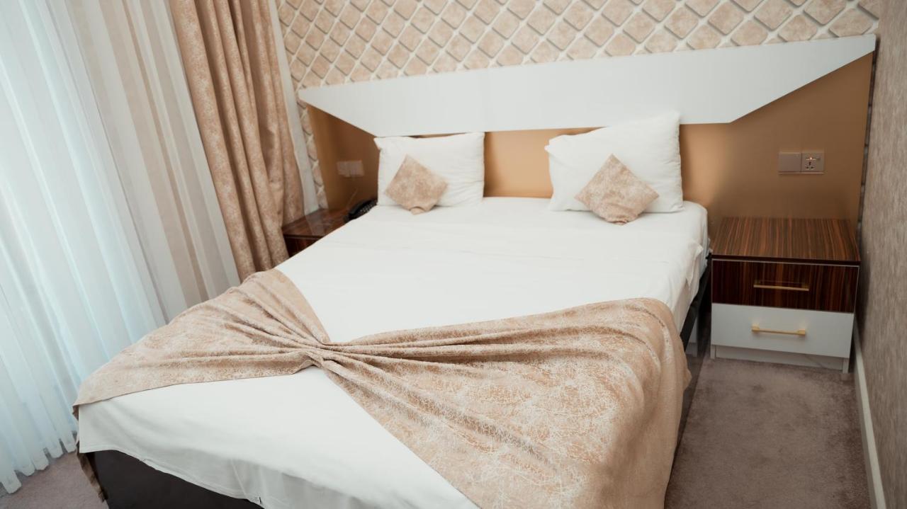 Dionis Baku Hotel Екстериор снимка