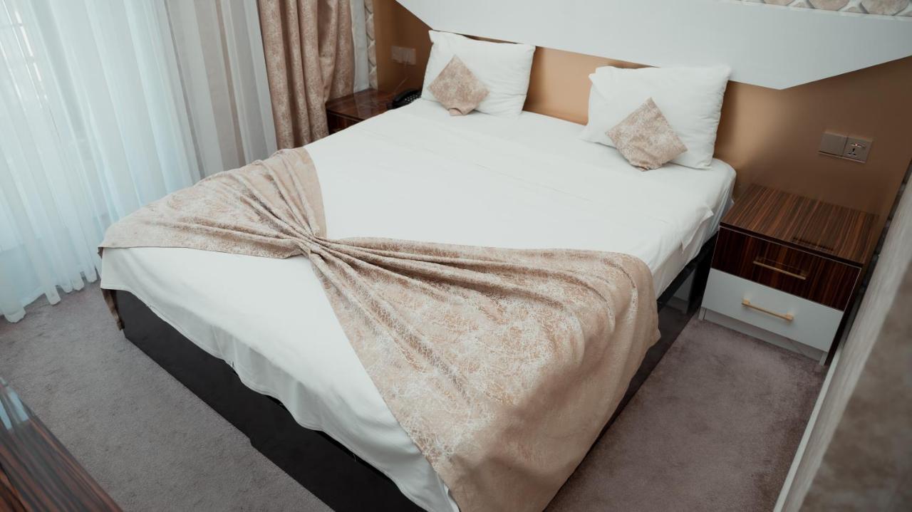 Dionis Baku Hotel Екстериор снимка
